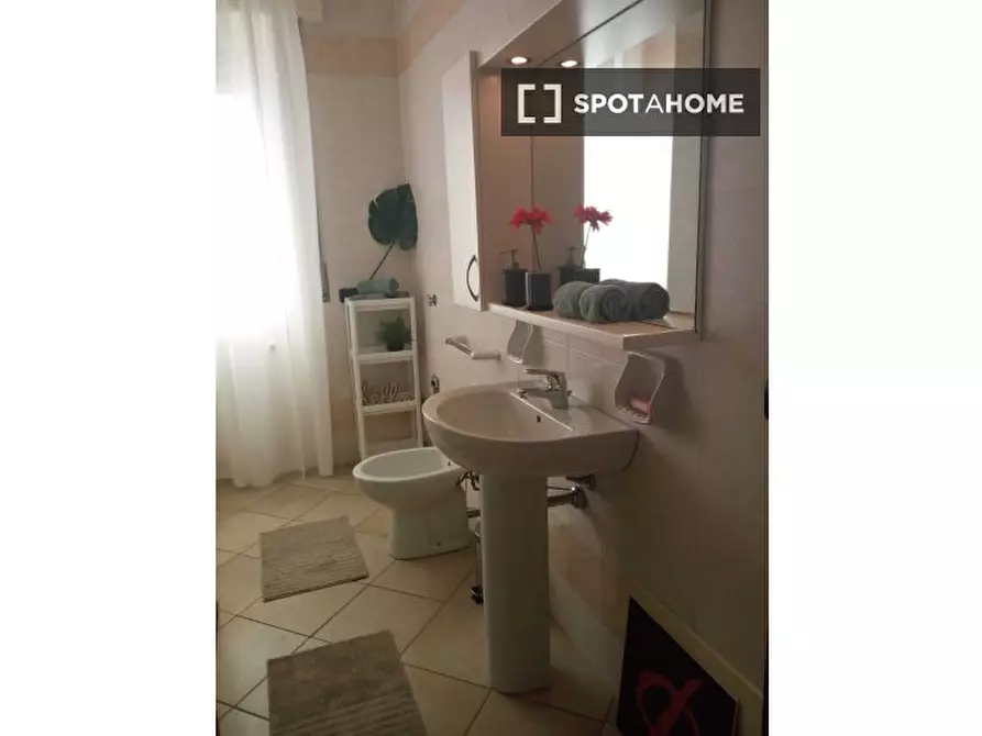 Immagine 9 di Camera condivisa in affitto  in Cesare Battisti a Brescia