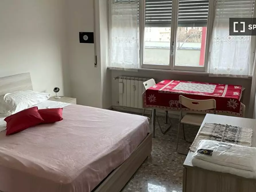 Immagine 13 di Camera condivisa in affitto  in Via Giulio Venticinque a Roma