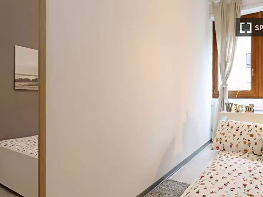 Immagine 4 di Camera condivisa in affitto  in Via dei Giornalisti a Roma