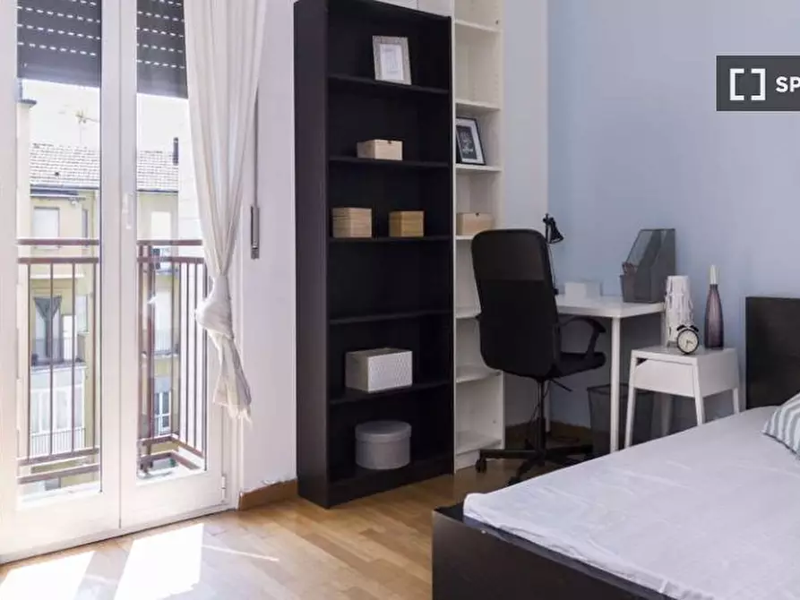 Immagine 1 di Camera condivisa in affitto  in Via Volterra a Milano