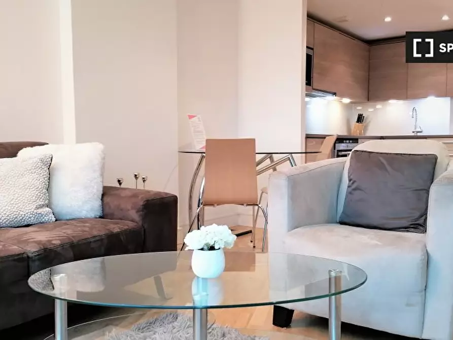 Immagine 2 di Appartamento in affitto  in St George’s Wharf  tower a Lambeth