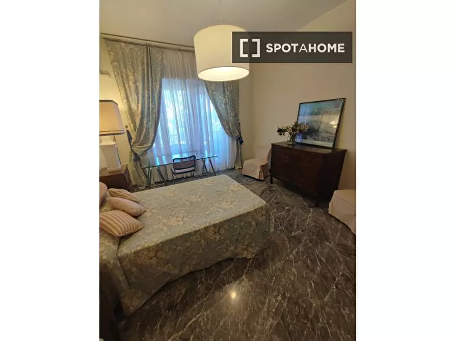 Immagine 4 di Camera condivisa in affitto  in Via della Camilluccia a Roma