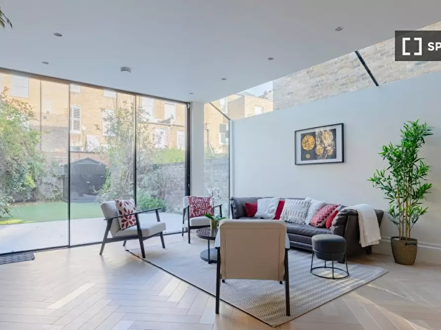 Immagine 13 di Appartamento in affitto  in Batoum Gardens a Hammersmith