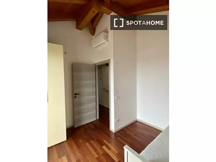 Immagine 5 di Camera condivisa in affitto  in Via Chioggia a Padova