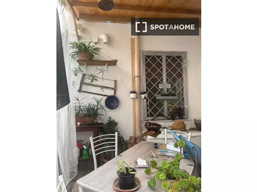 Immagine 6 di Appartamento in affitto  in Viale dell'Acquedotto Alessandrino a Roma