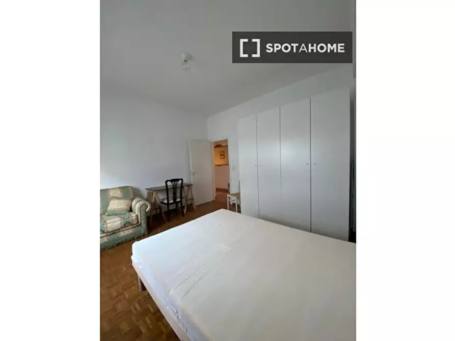 Immagine 4 di Camera condivisa in affitto  in Via dell'Impruneta a Roma