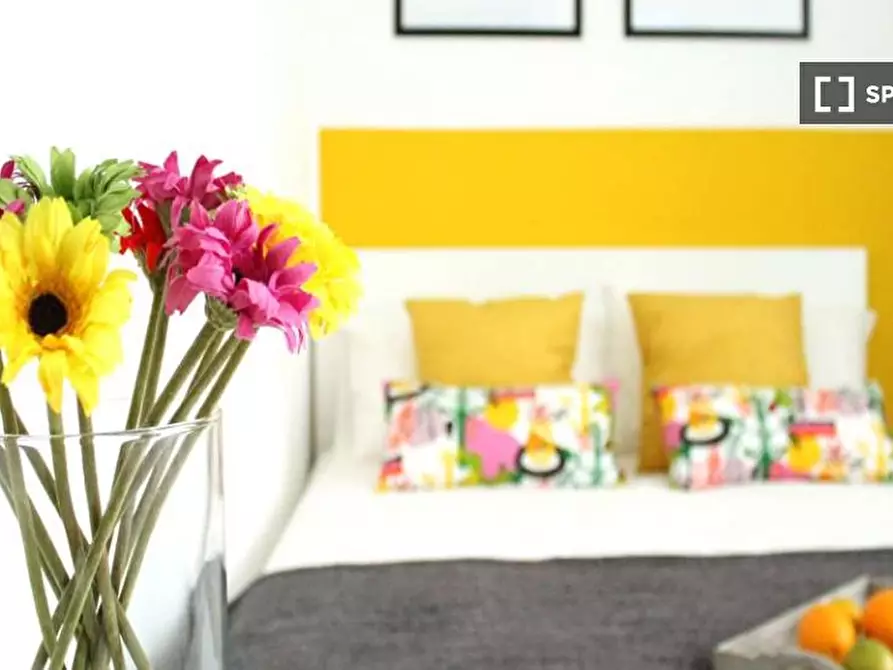 Immagine 1 di Camera condivisa in affitto  in Viale Ortles a Milano