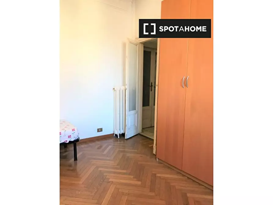 Immagine 2 di Camera condivisa in affitto  in via Macchi a Milano