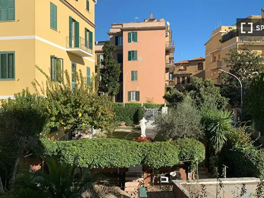 Immagine 17 di Appartamento in affitto  in Via Monte Autore a Roma