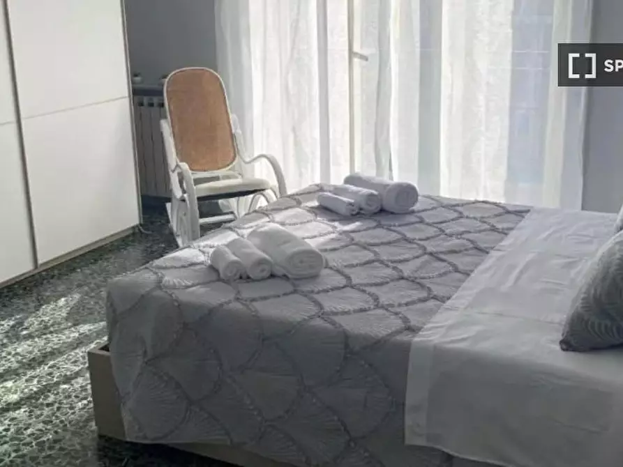 Immagine 16 di Camera condivisa in affitto  in Via Marco Aurelio Severino a Napoli