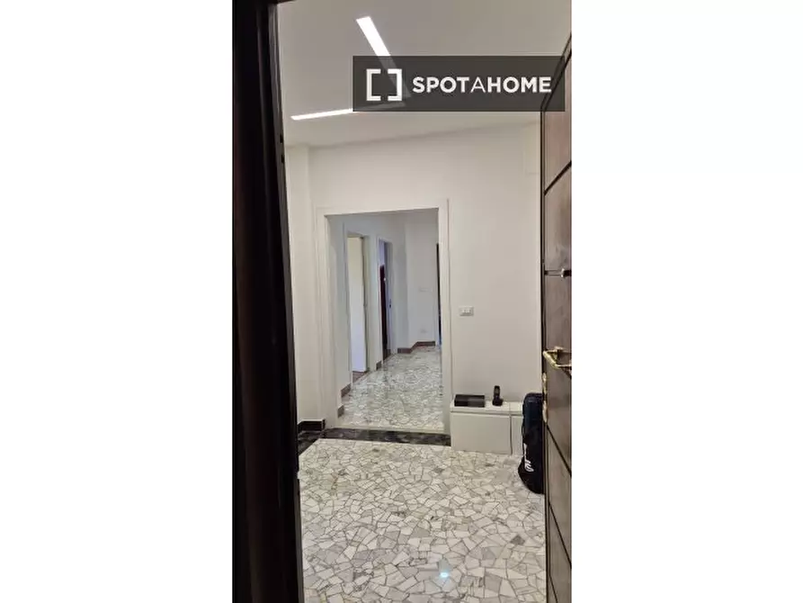 Immagine 14 di Camera condivisa in affitto  in Via Giosuè Borsi a Roma