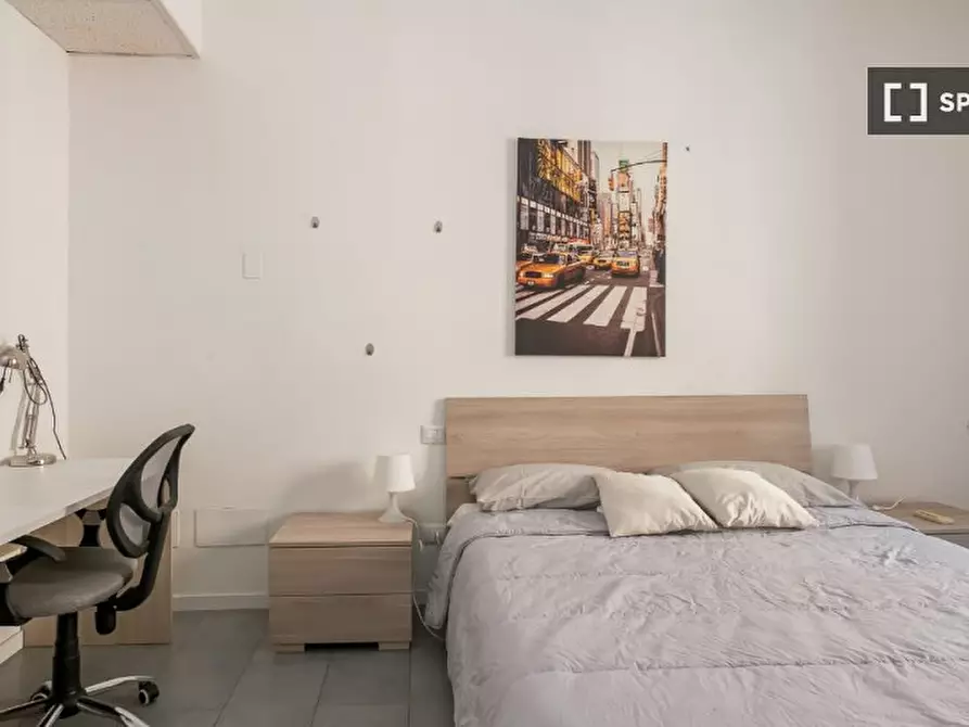 Immagine 2 di Camera condivisa in affitto  in Via Felice Casati a Milano