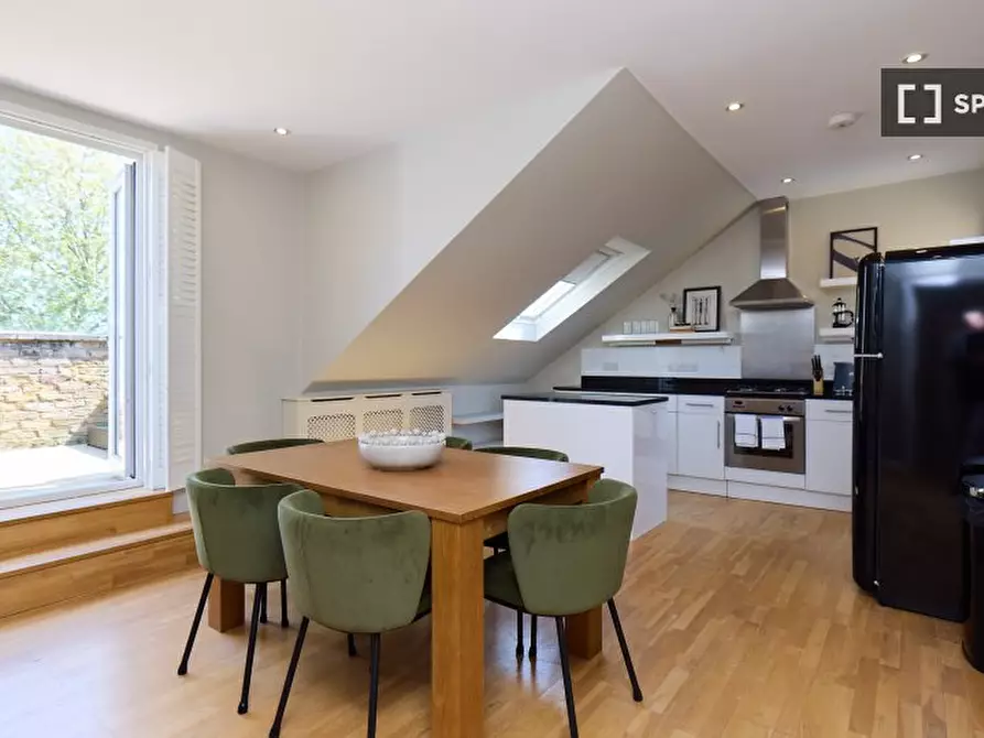 Immagine 7 di Appartamento in affitto  in Santos Road a Wandsworth