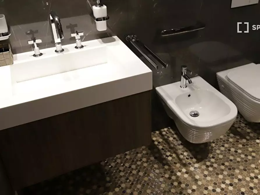 Immagine 6 di Ufficio in affitto  in Via Amerigo Vespucci a Milano