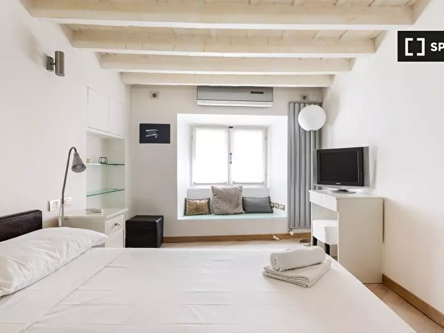 Immagine 14 di Appartamento in affitto  in Via Sant'Agnese a Milano