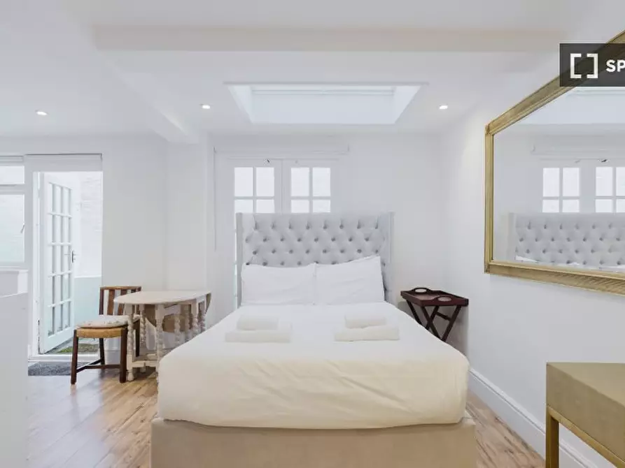 Immagine 1 di Ufficio in affitto  in flat a Hammersmith