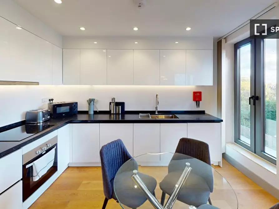 Immagine 6 di Appartamento in affitto  in A Stile Hall Parade a Hounslow