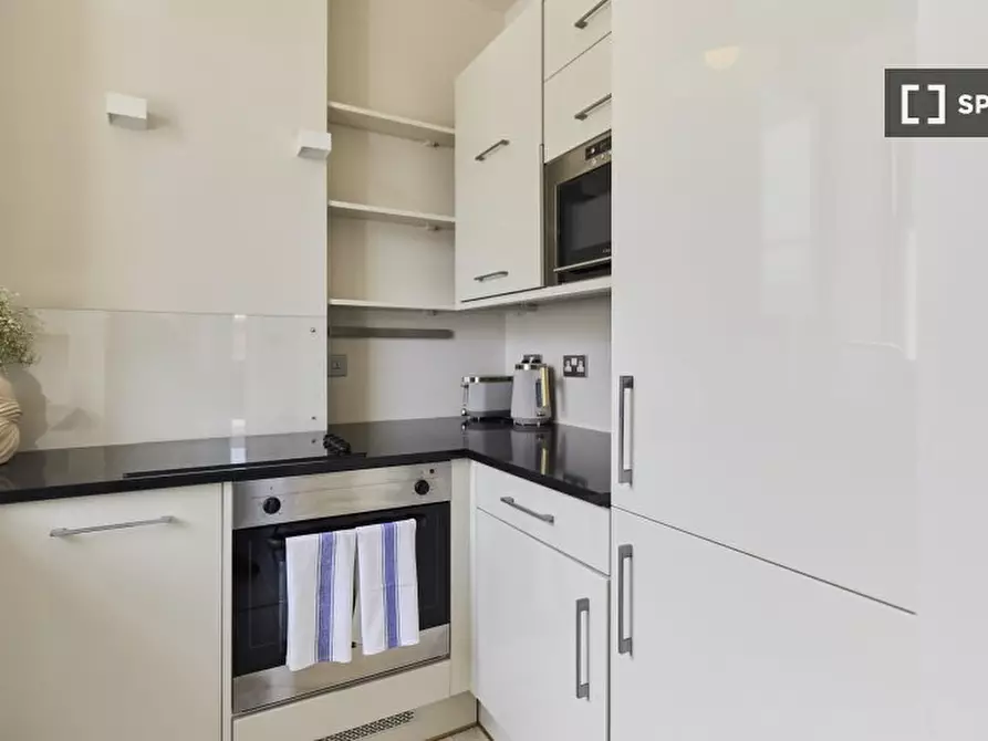 Immagine 14 di Appartamento in affitto  in Queensberry Place a Kensington