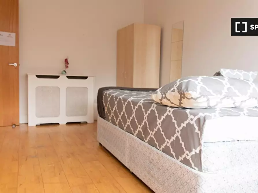 Immagine 8 di Camera condivisa in affitto  in flat a Poplar