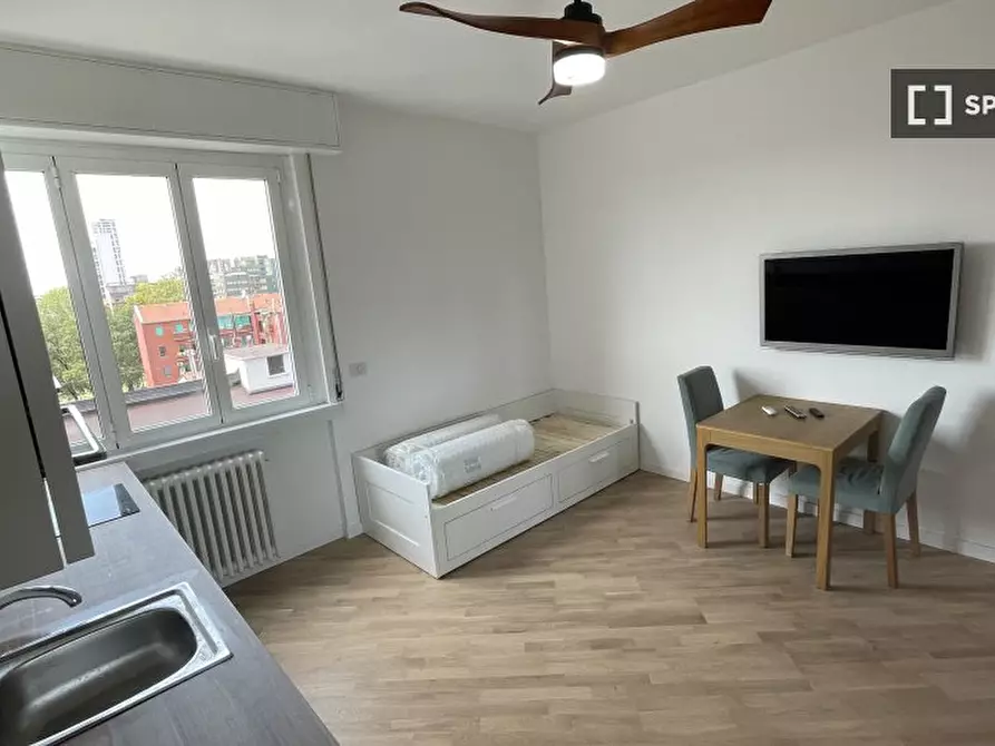 Immagine 16 di Ufficio in affitto  in Via Giambellino a Milano