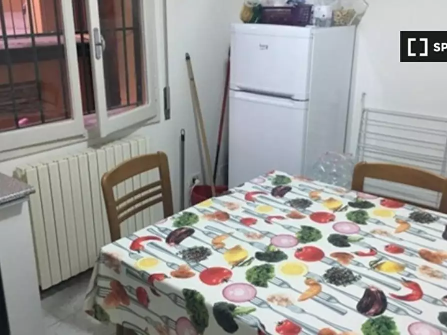 Immagine 5 di Camera condivisa in affitto  in Via de' Carracci a Bologna