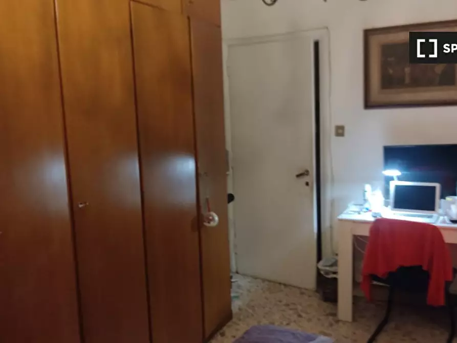 Immagine 16 di Camera condivisa in affitto  in Via Appiano a Roma