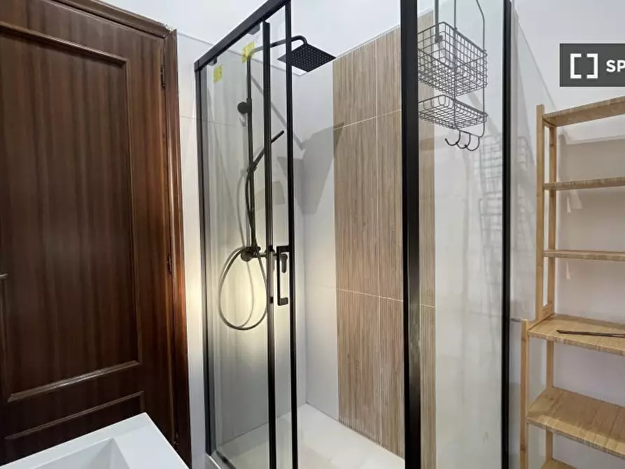 Immagine 7 di Camera condivisa in affitto  in Via Casilina a Roma