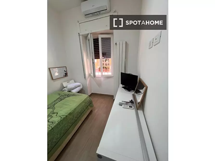 Immagine 4 di Appartamento in affitto  in Via Rocca di Papa a Roma