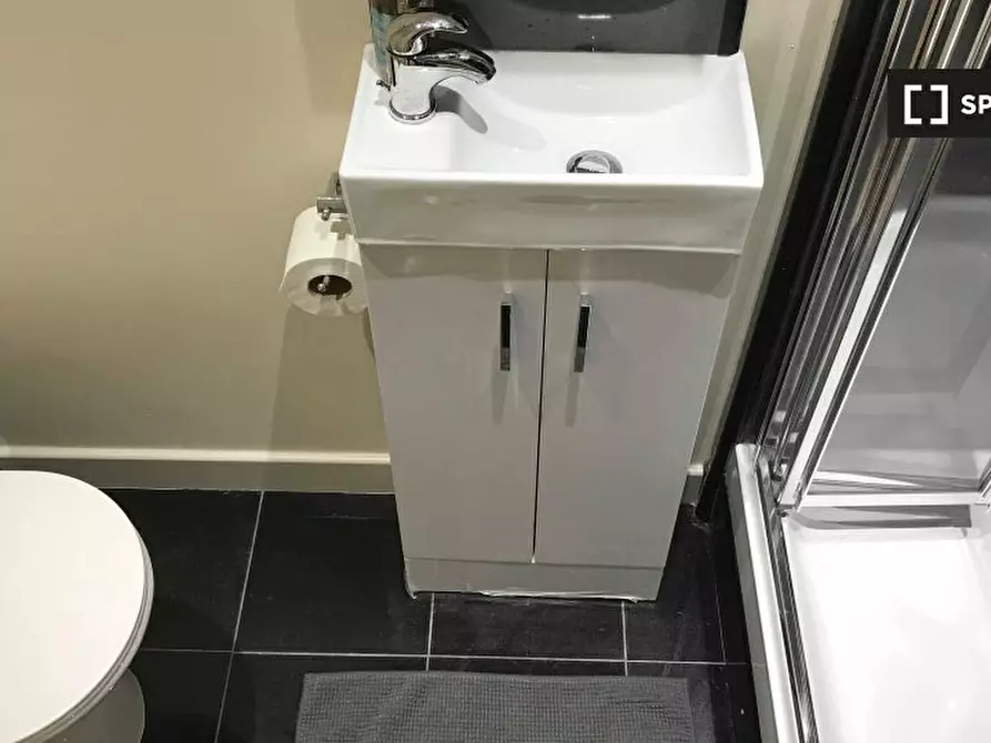 Immagine 5 di Ufficio in affitto  in Apartment a Brent