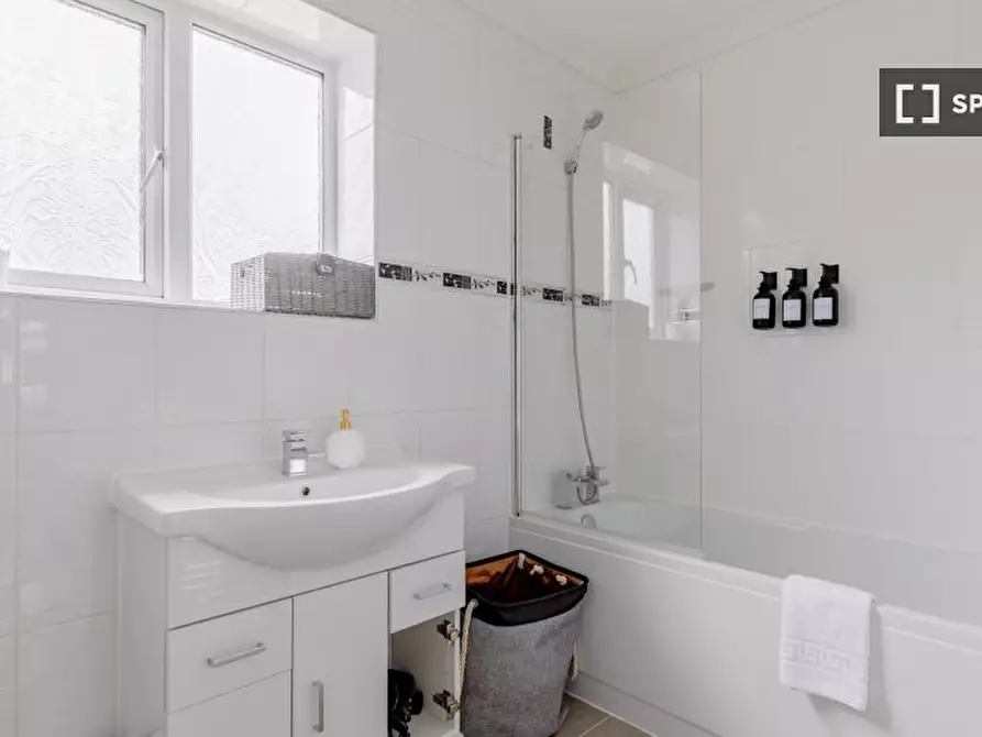 Immagine 5 di Appartamento in affitto  in Grange Park Rd a Walthamstow