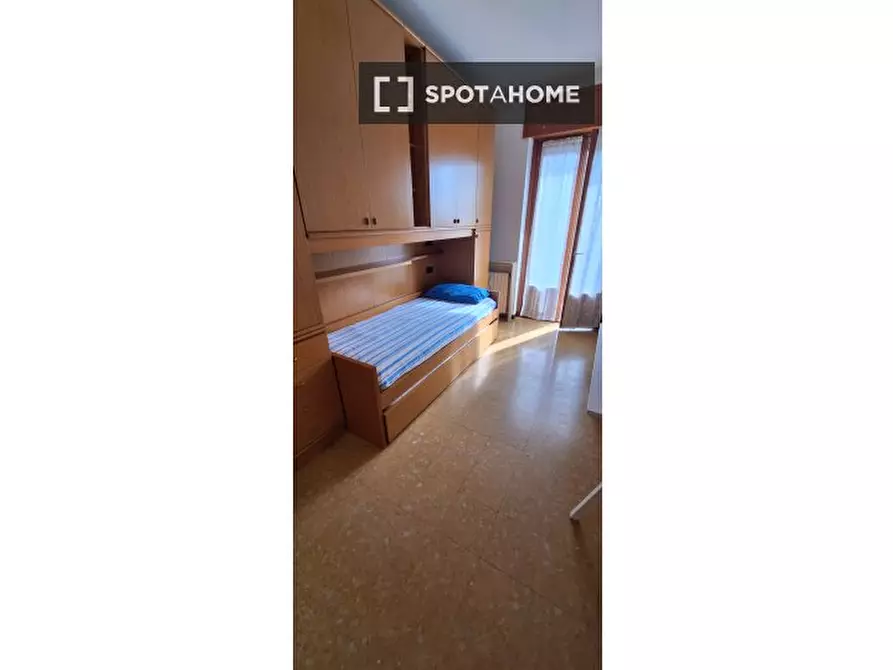Immagine 1 di Camera condivisa in affitto  in Via Ulisse Salis a Milano