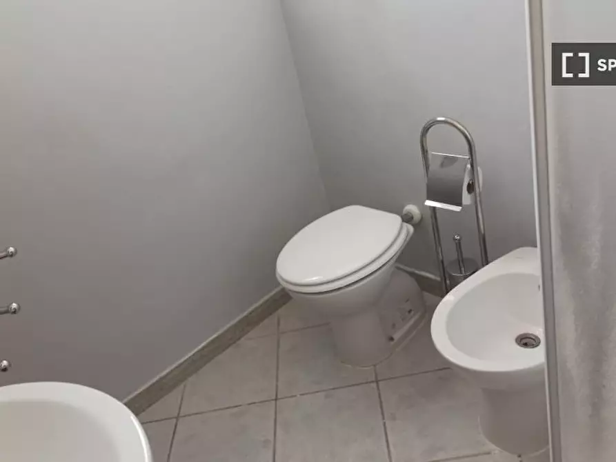 Immagine 11 di Camera condivisa in affitto  in Via Fraconalto a Roma