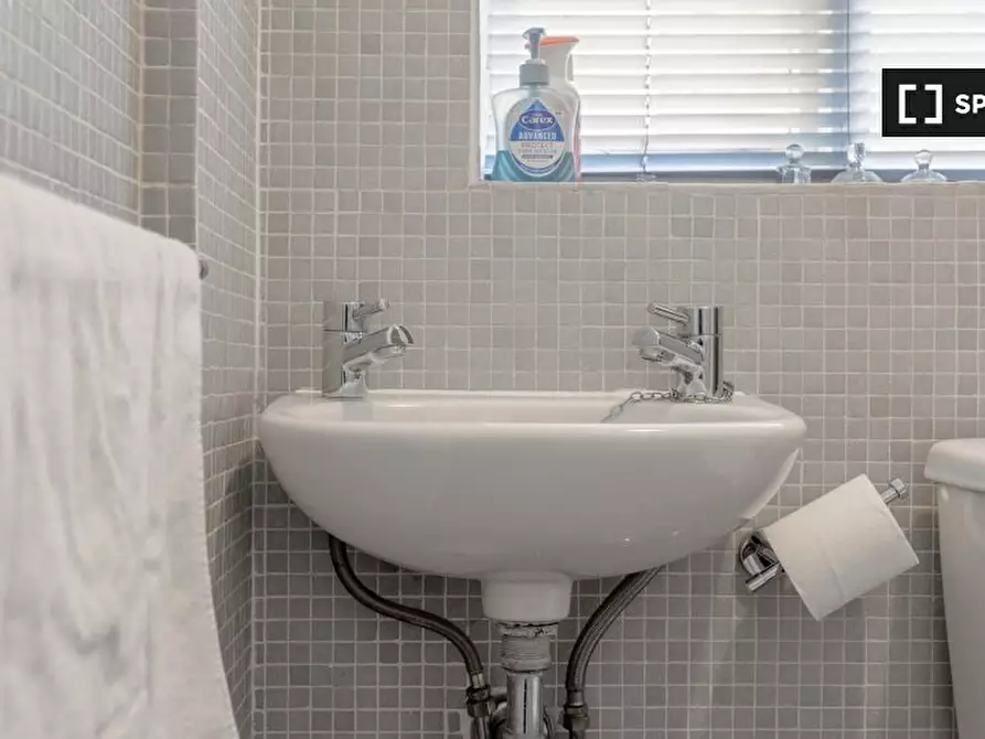 Immagine 12 di Appartamento in affitto  in Queenstown Rd, Battersea, London, UK a Lambeth