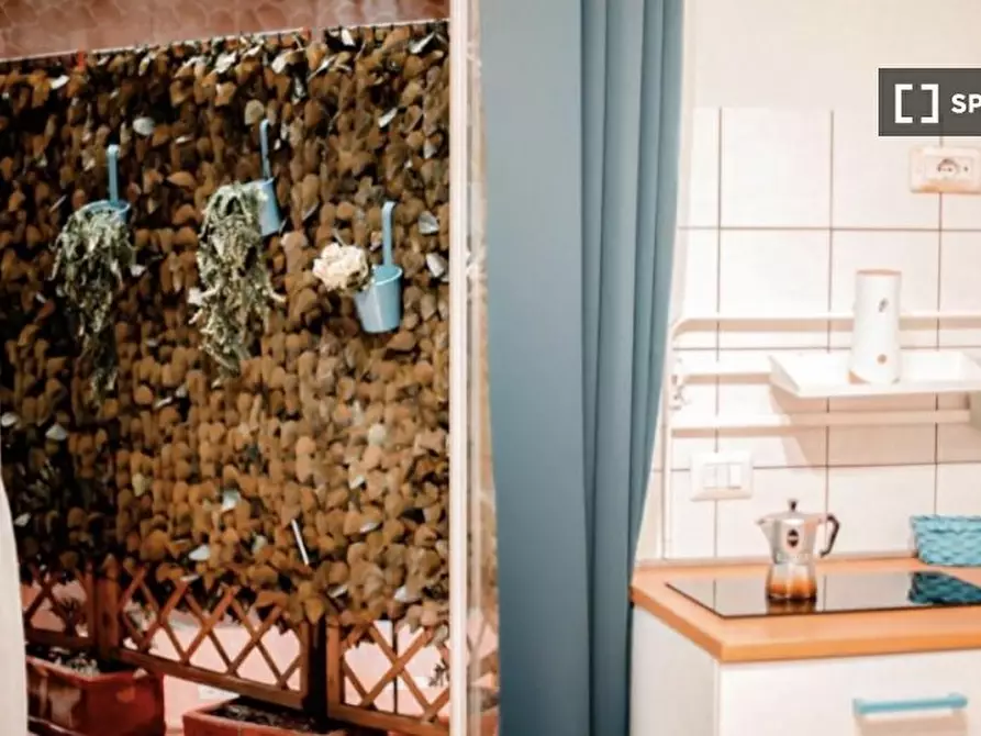 Immagine 10 di Camera condivisa in affitto  in V. Salvator Rosa a Napoli