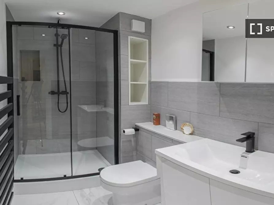 Immagine 3 di Appartamento in affitto  in Newark St a Poplar