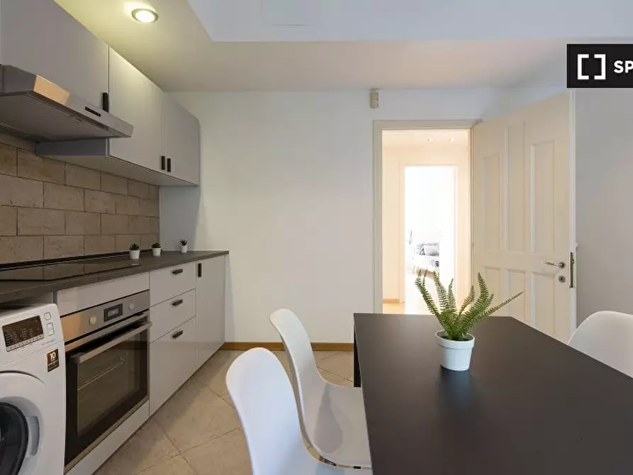 Immagine 14 di Camera condivisa in affitto  in Via Andrea Costa a Milano