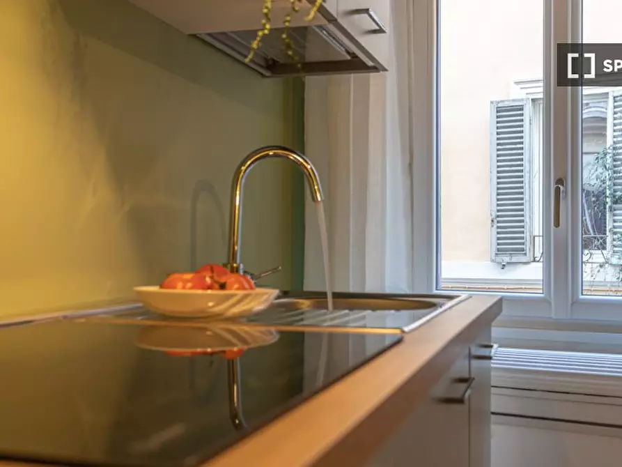 Immagine 10 di Appartamento in affitto  in Via della Madonna dei Monti a Roma