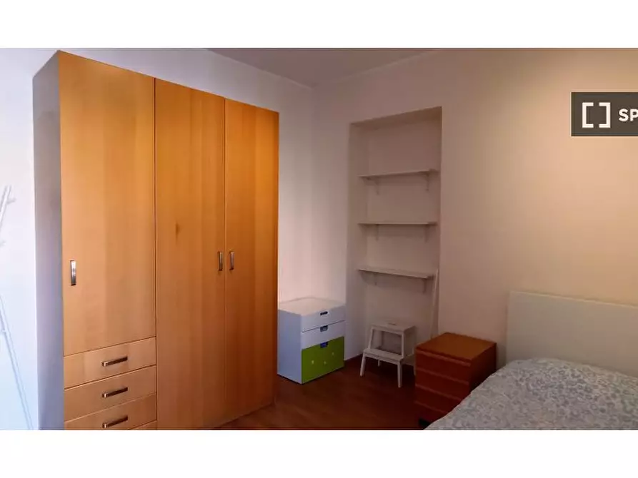 Immagine 18 di Camera condivisa in affitto  in Via delle Isole Curzolane a Roma