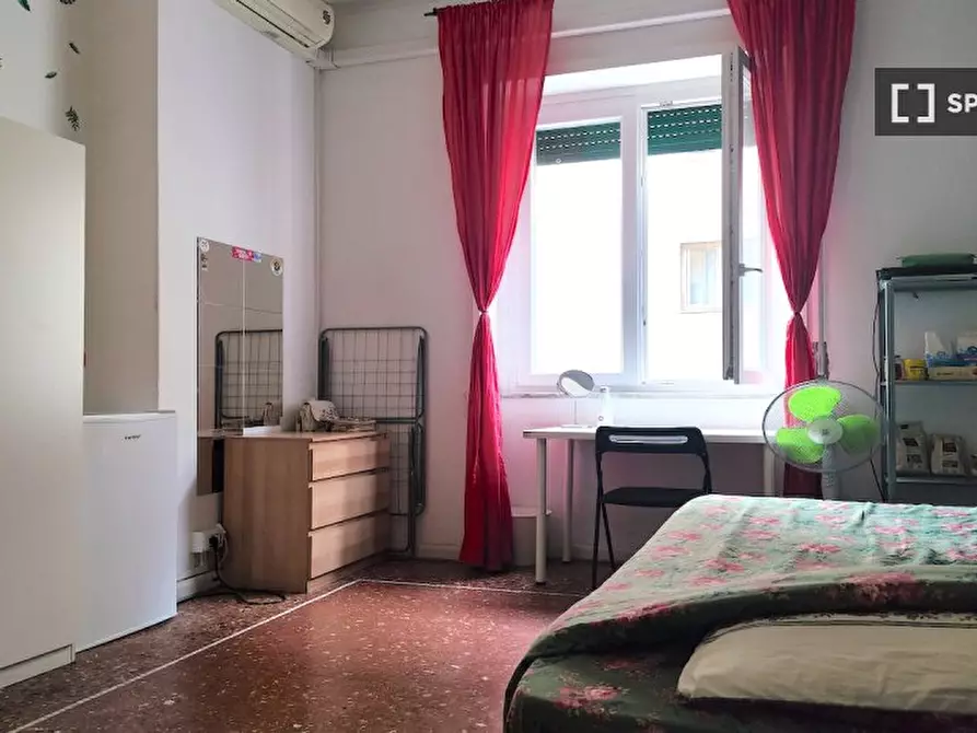 Immagine 2 di Camera condivisa in affitto  in Via Oreste Tommasini, 00162 Roma RM, Italy a Roma