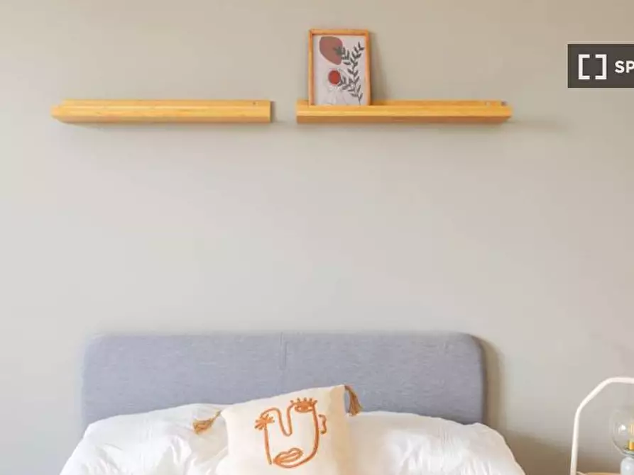 Immagine 2 di Camera condivisa in affitto  in Viale degli Ammiragli a Roma