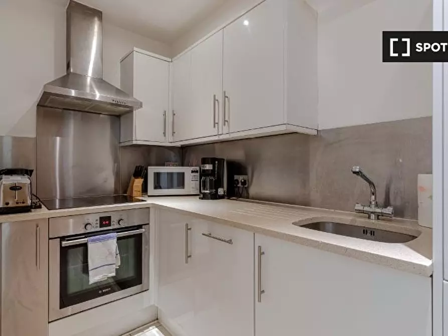 Immagine 9 di Appartamento in affitto  in Apartment a Kensington