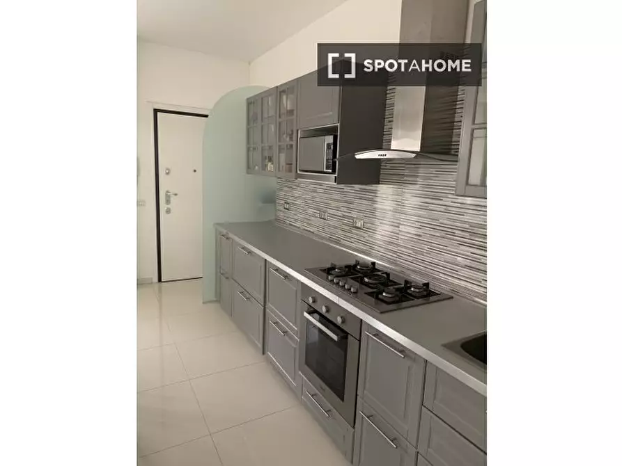 Immagine 9 di Camera condivisa in affitto  in Via Pavese a Rozzano