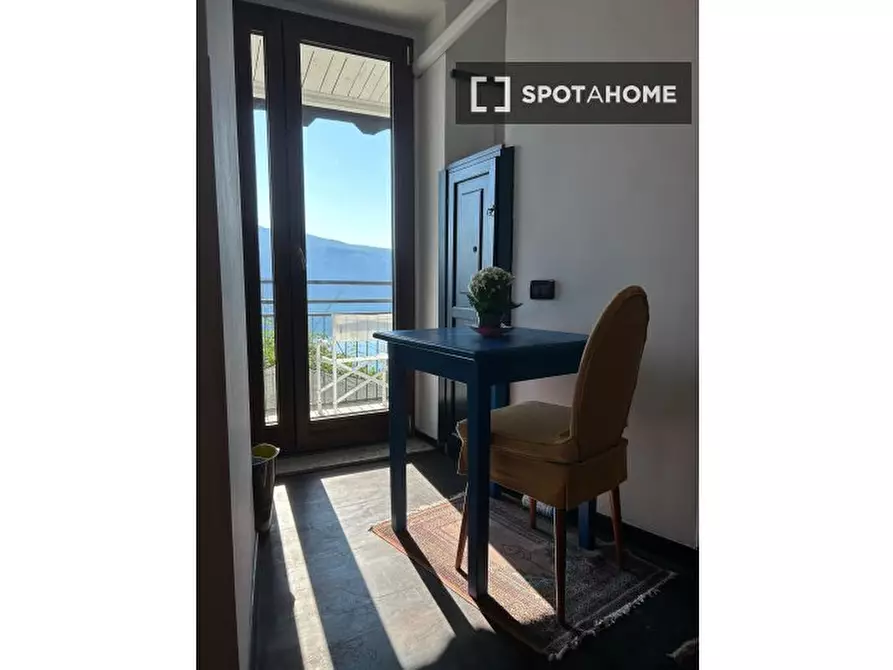 Immagine 18 di Camera condivisa in affitto  in Via Antonio Gramsci a Castel Gandolfo