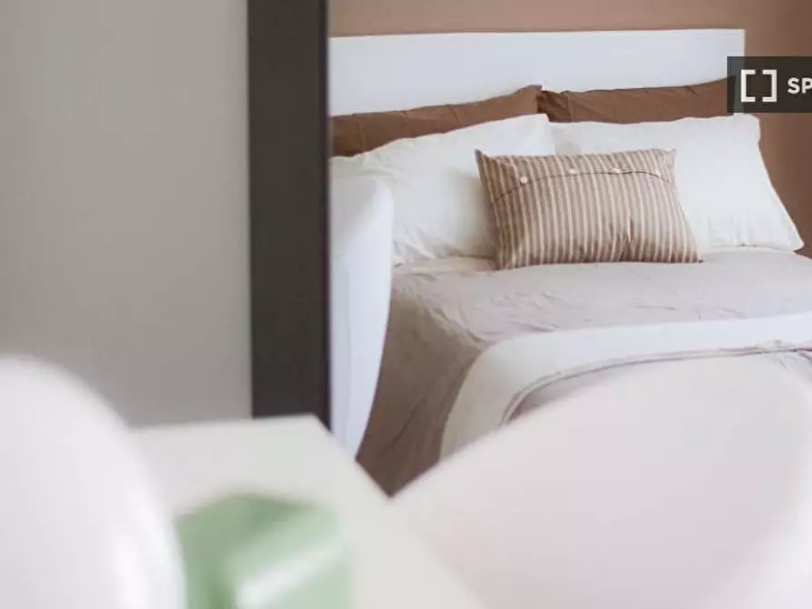 Immagine 13 di Camera condivisa in affitto  in Viale Sarca a Milano