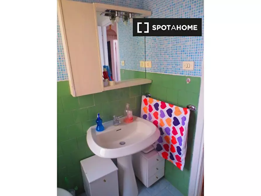Immagine 9 di Camera condivisa in affitto  in Via Appiano a Roma
