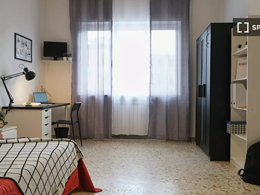 Immagine 2 di Camera condivisa in affitto  in Via Terracina n. fab. A - sc. H int. 27 a Napoli