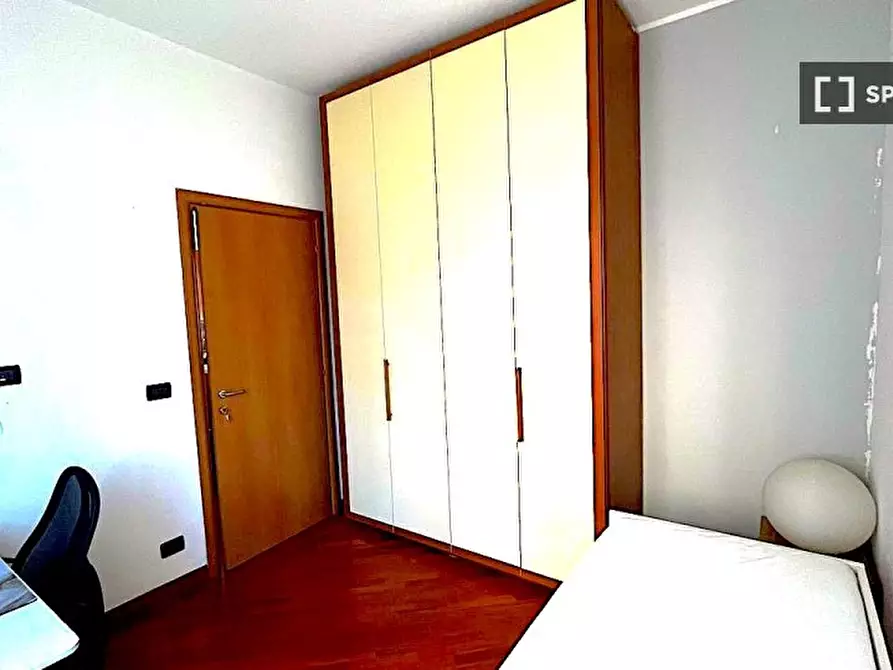 Immagine 3 di Camera condivisa in affitto  in Via Monte Rosa a Genova