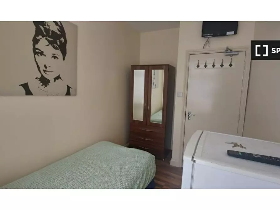 Immagine 2 di Camera condivisa in affitto  in Chatsworth Rd a Brent