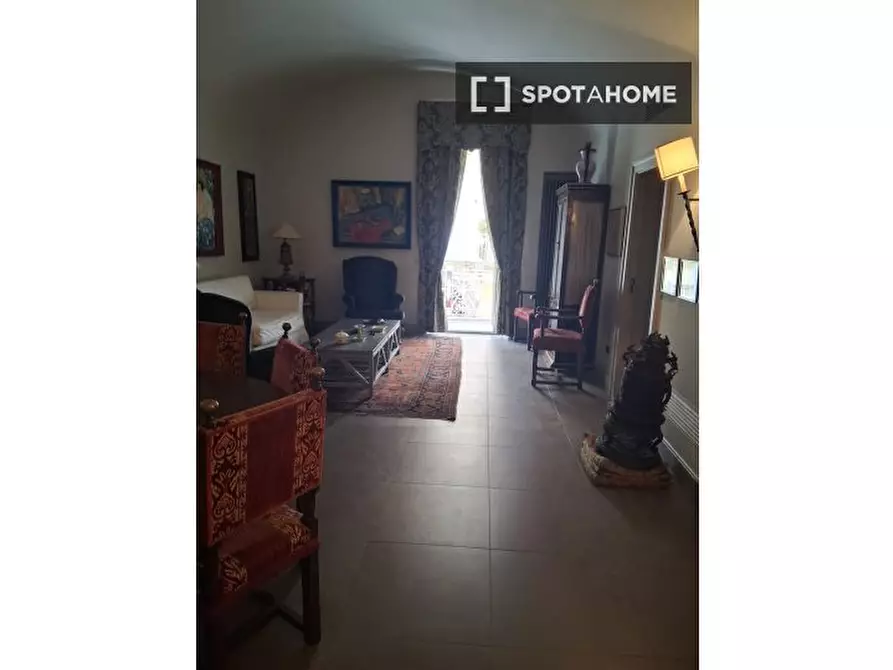 Immagine 5 di Appartamento in affitto  in Via Chiaia a Napoli