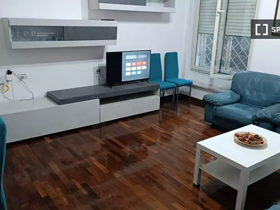 Immagine 3 di Camera condivisa in affitto  in Piazza Gabriele D'Annunzio a Napoli